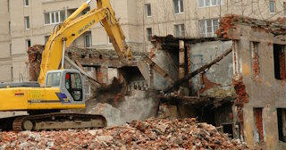 Демонтаж фасада в Колпино: цены за м2 от 363 рублей | Сварной-Клп