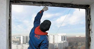 Демонтаж остекления балкона в Колпино - цена от 571 руб. - Сварной-Клп