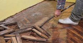 Демонтаж пола в квартире в Колпино - Стоимость от 519 рублей | Сварной-Клп